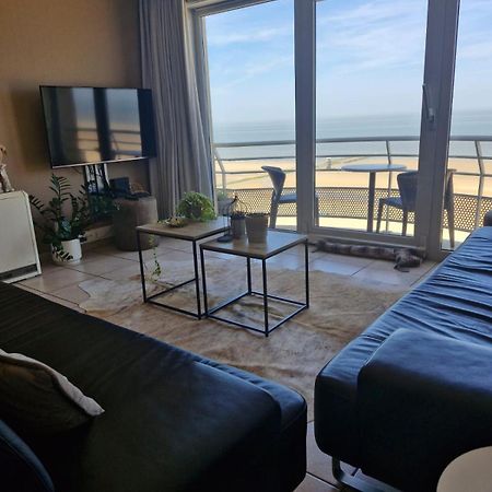 Appartement Met Zeezicht, Zwembad & Garage 奥斯滕德 外观 照片