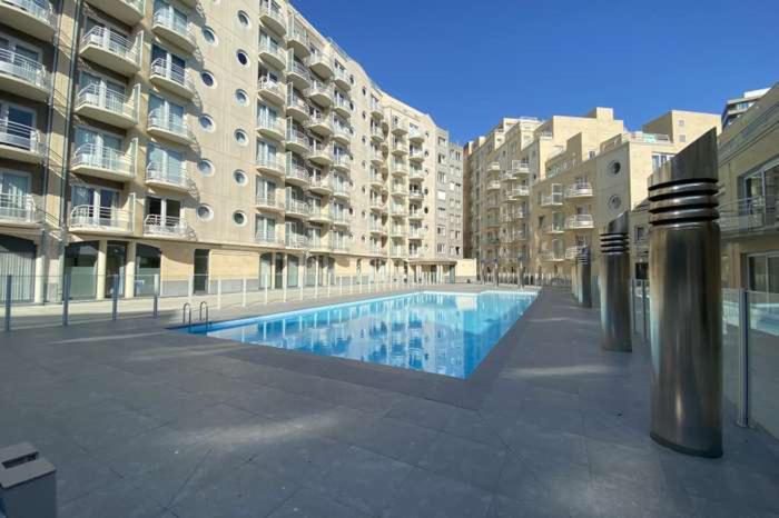 Appartement Met Zeezicht, Zwembad & Garage 奥斯滕德 外观 照片