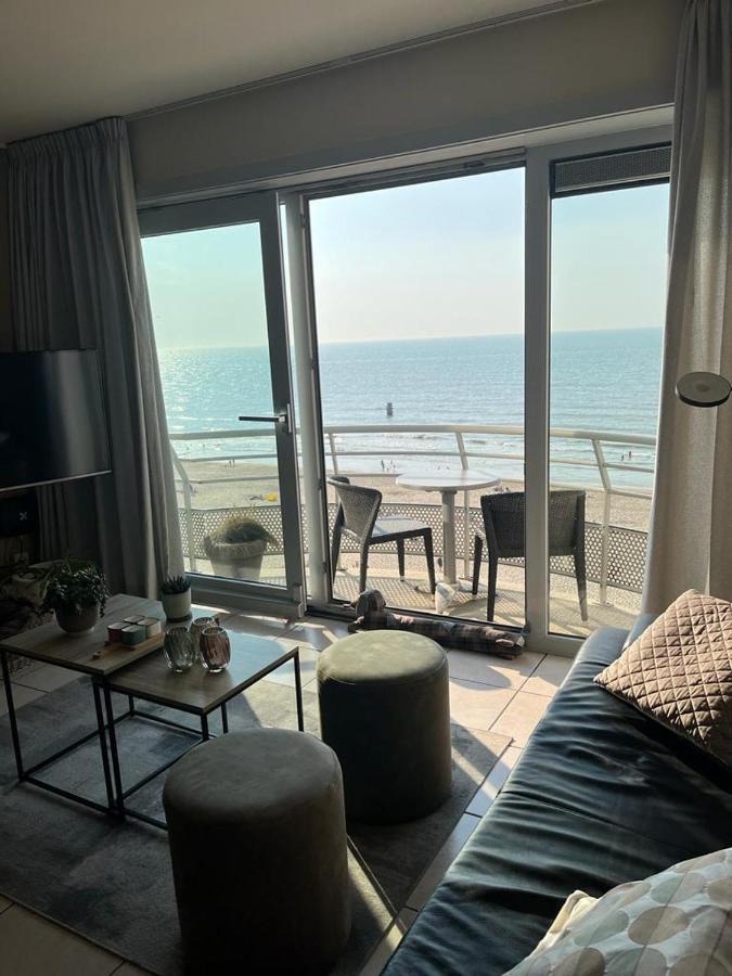 Appartement Met Zeezicht, Zwembad & Garage 奥斯滕德 外观 照片